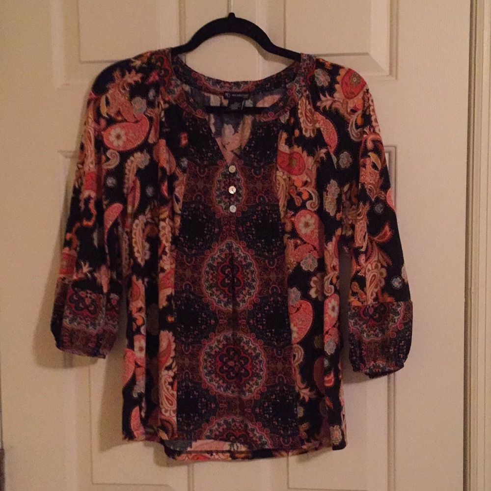 Three quarter sleeve blouse.